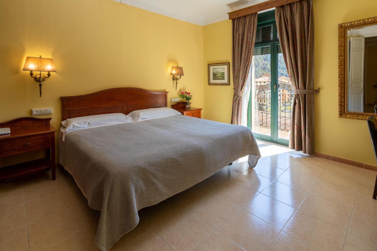 Hotel De Camprodon Εξωτερικό φωτογραφία