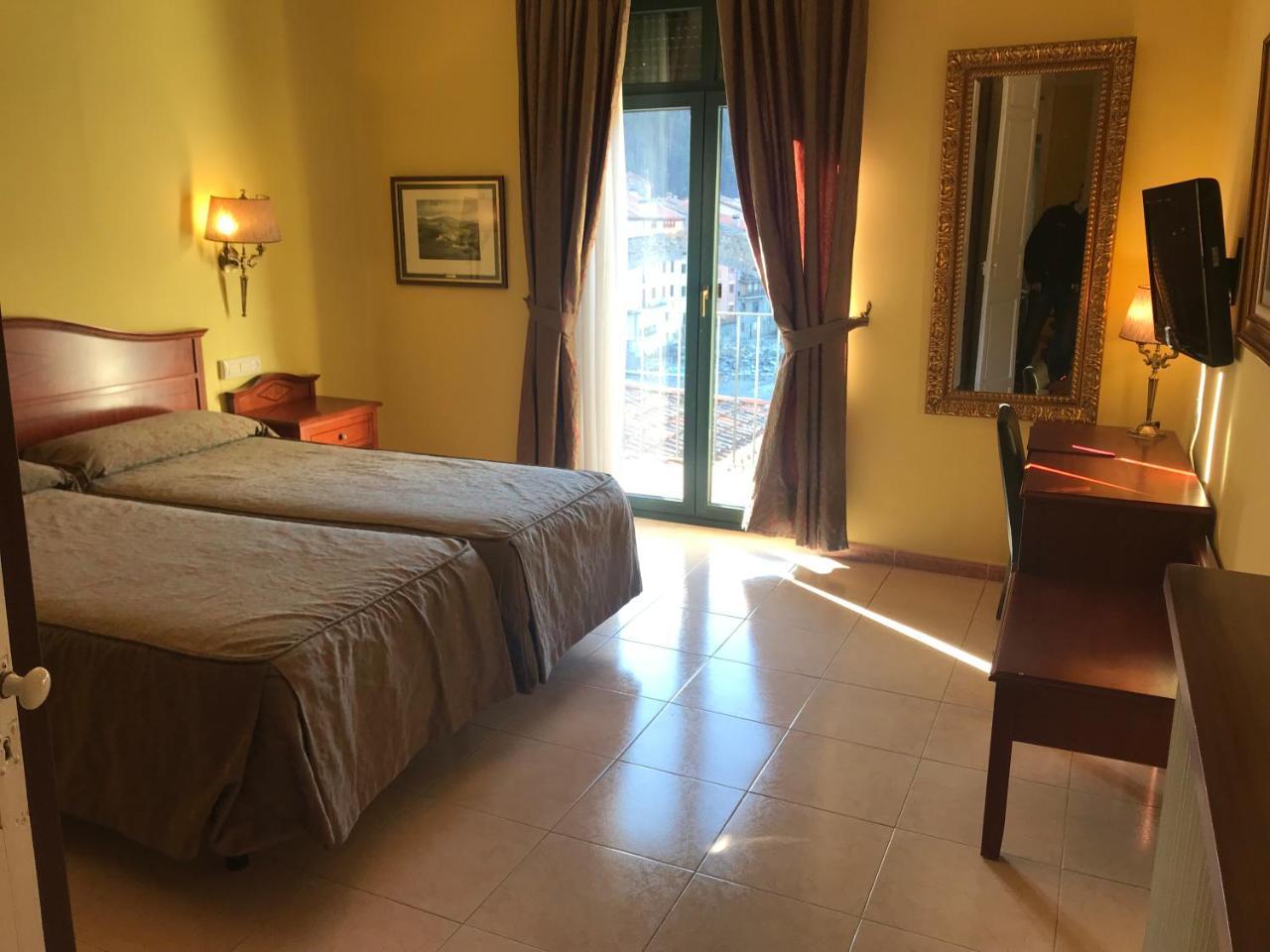 Hotel De Camprodon Εξωτερικό φωτογραφία